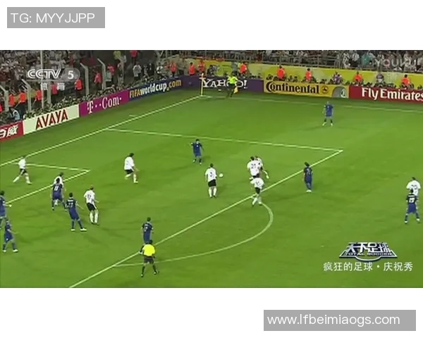 足球明星的魅力与争议：像拐小孩的偶像背后的故事与反思